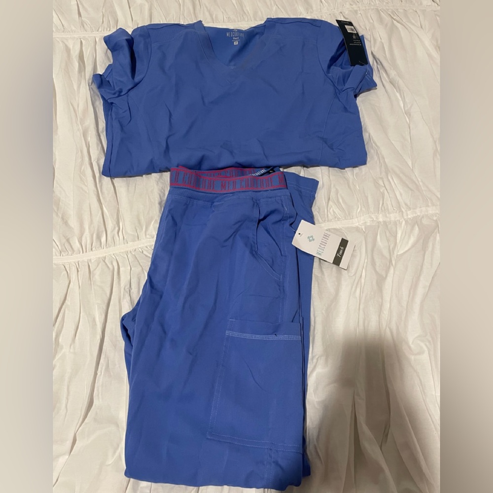 Medcouture touch scrub set NWT Sz M